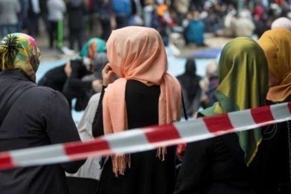 دختر محجبه مسلمان از ورود به باشگاه ورزشی در دوسلدورف محروم شد دختر محجبه مسلمان از ورود به باشگاه ورزشی در دوسلدورف محروم شد