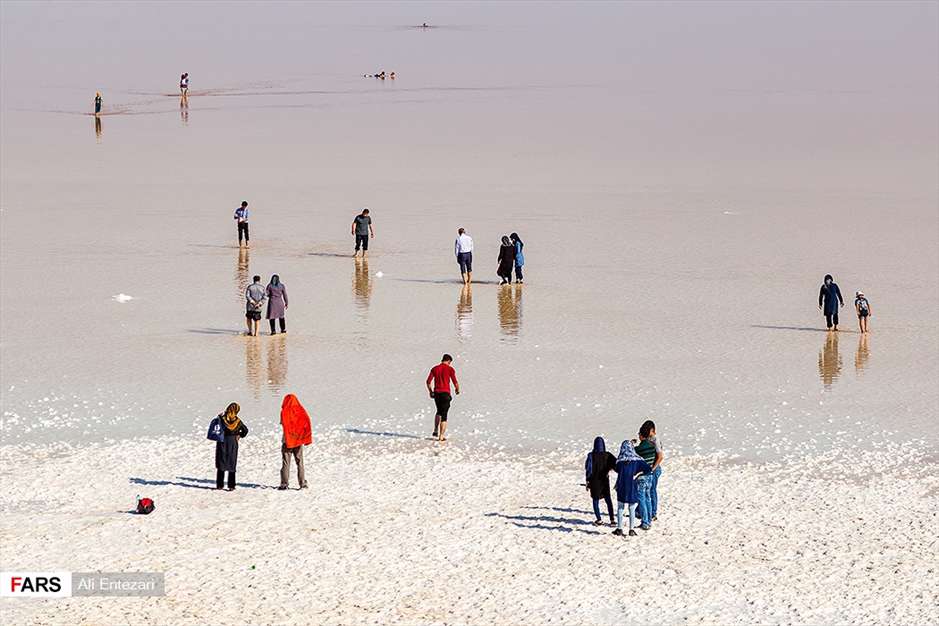 مسافران تابستانی دریاچه ارومیه