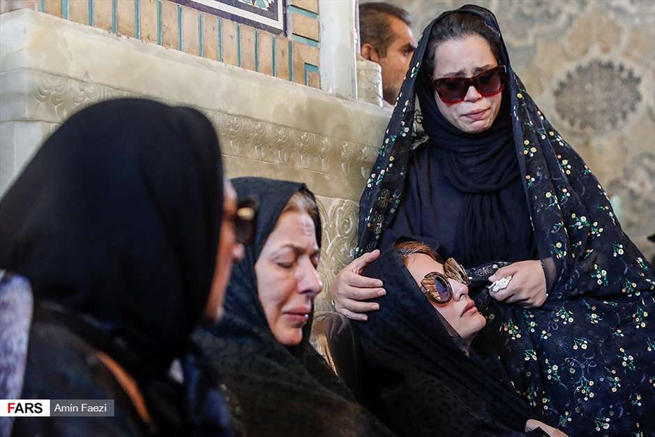 تشییع پیکر «سید ضیاءالدین دُرّی» در شیراز