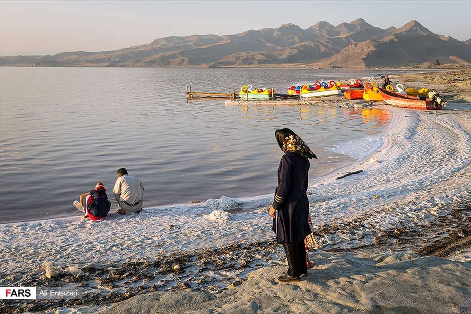 مسافران تابستانی دریاچه ارومیه