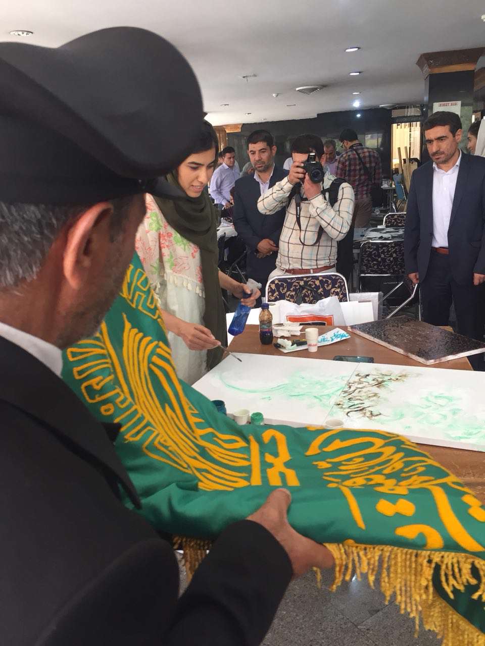 برگزاری ورکشاپ نقاشی «ضریح مهربانی» در فرهنگسرای بهاران برگزاری ورکشاپ نقاشی «ضریح مهربانی» در فرهنگسرای بهاران