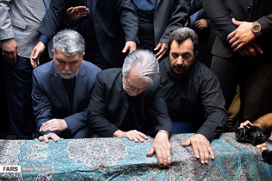 مراسم تشییع آقای بازیگر