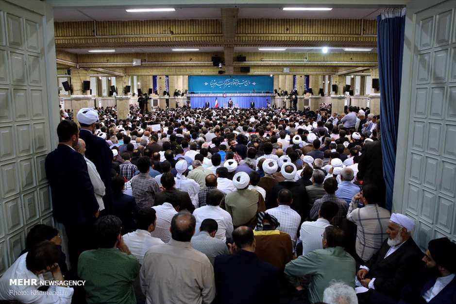 دیدار هزاران نفر از اقشار مختلف مردم با رهبر معظم انقلاب