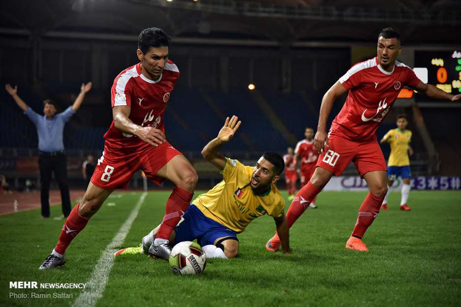 دیدار تیم های پدیده و صنعت نفت آبادان