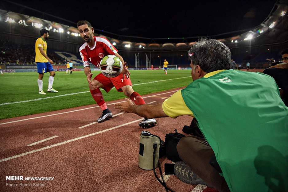 دیدار تیم های پدیده و صنعت نفت آبادان