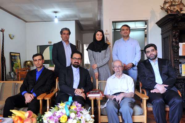 دیدار معاون امور هنری با امیراشرف آریانپور
