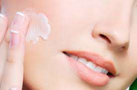 چگونه مرطوب کننده بزنیم؟