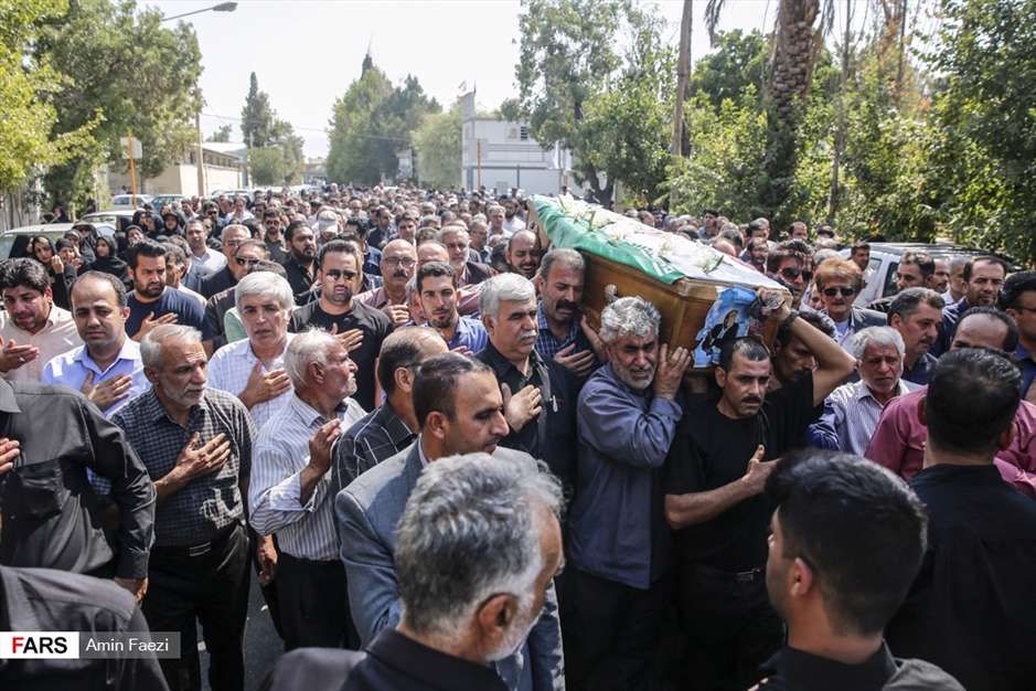 تشییع پیکر شهید مدافع امنیت در شیراز