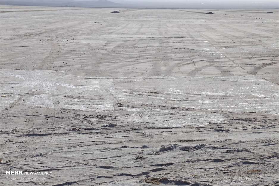 خشک شدن دریاچه نمک حوض سلطان قم