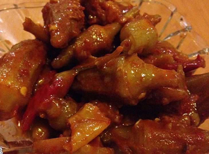 ترشی بامیه با گوجه فرنگی