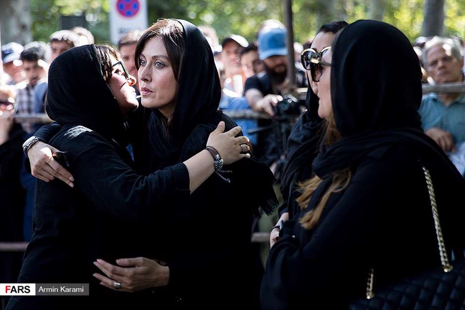 مراسم تشییع آقای بازیگر