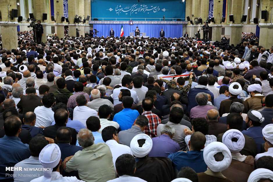 دیدار هزاران نفر از اقشار مختلف مردم با رهبر معظم انقلاب