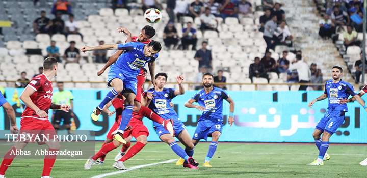 بازی استقلال و تراکتور