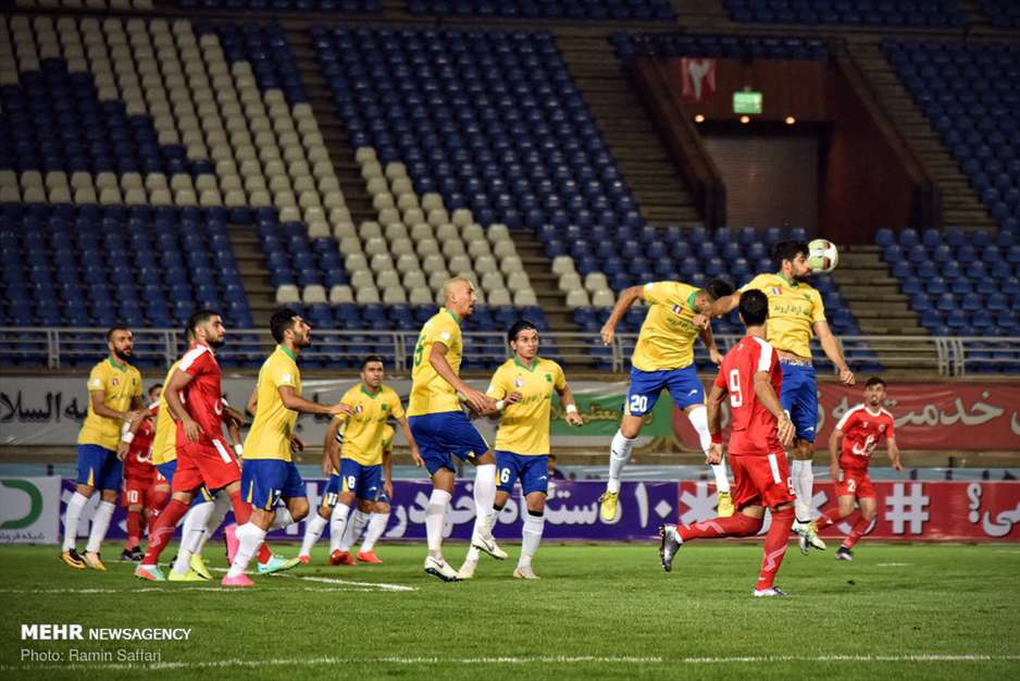 دیدار تیم های پدیده و صنعت نفت آبادان