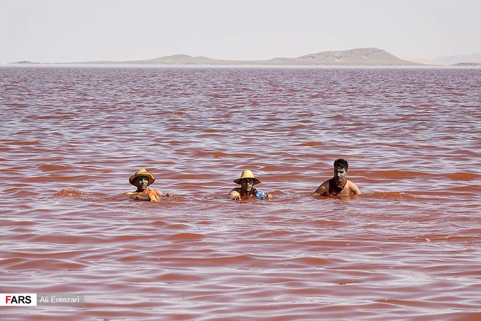 مسافران تابستانی دریاچه ارومیه