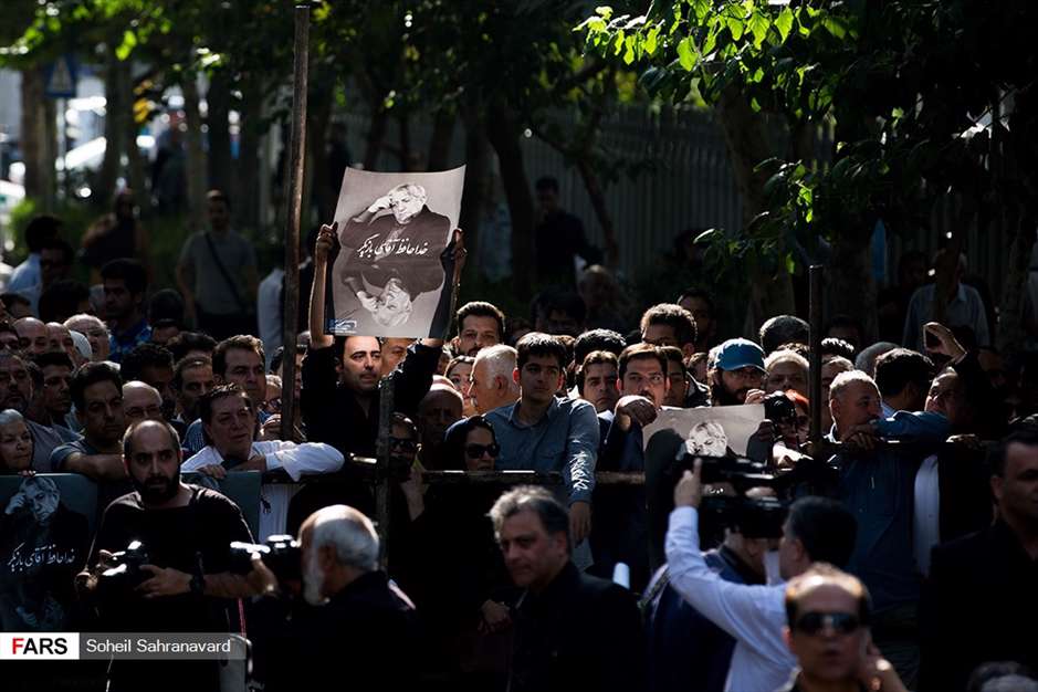 مراسم تشییع آقای بازیگر