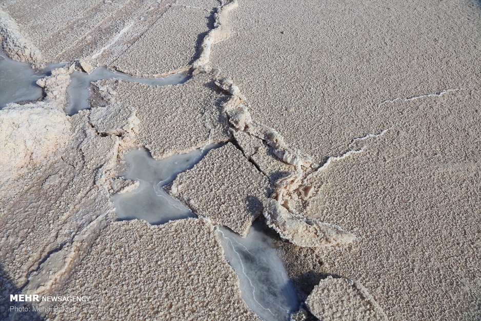 خشک شدن دریاچه نمک حوض سلطان قم