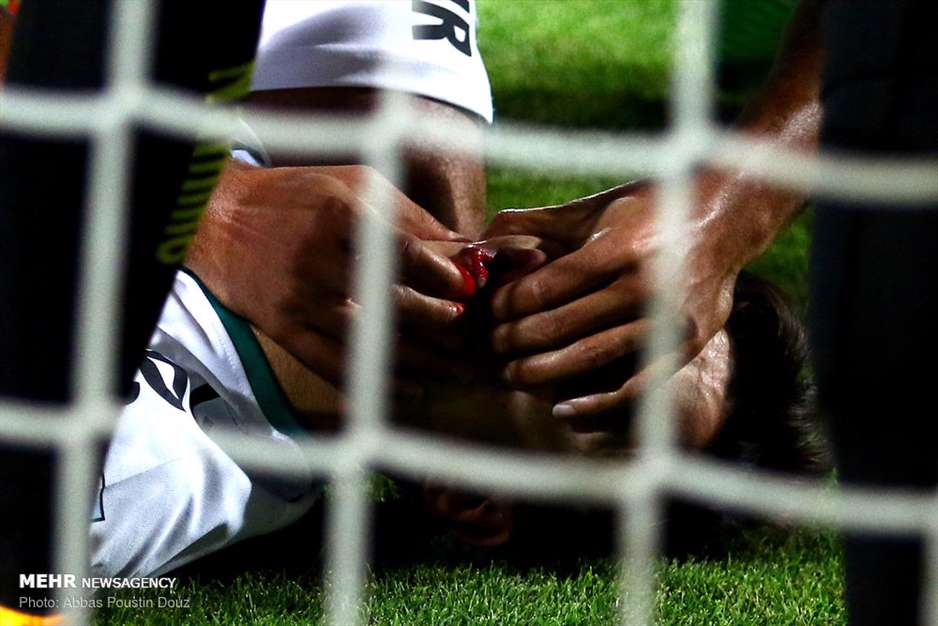 دیدار تیم های فوتبال ذوب آهن اصفهان و استقلال تهران