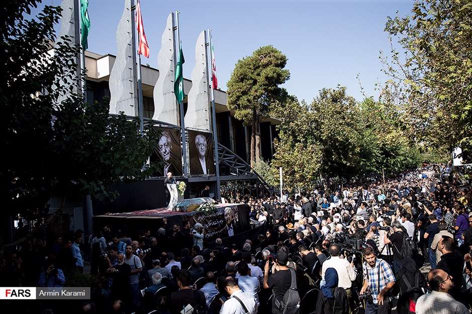 مراسم تشییع آقای بازیگر