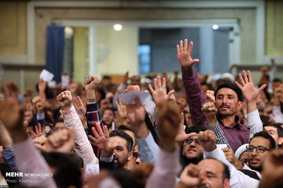 دیدار هزاران نفر از اقشار مختلف مردم با رهبر معظم انقلاب