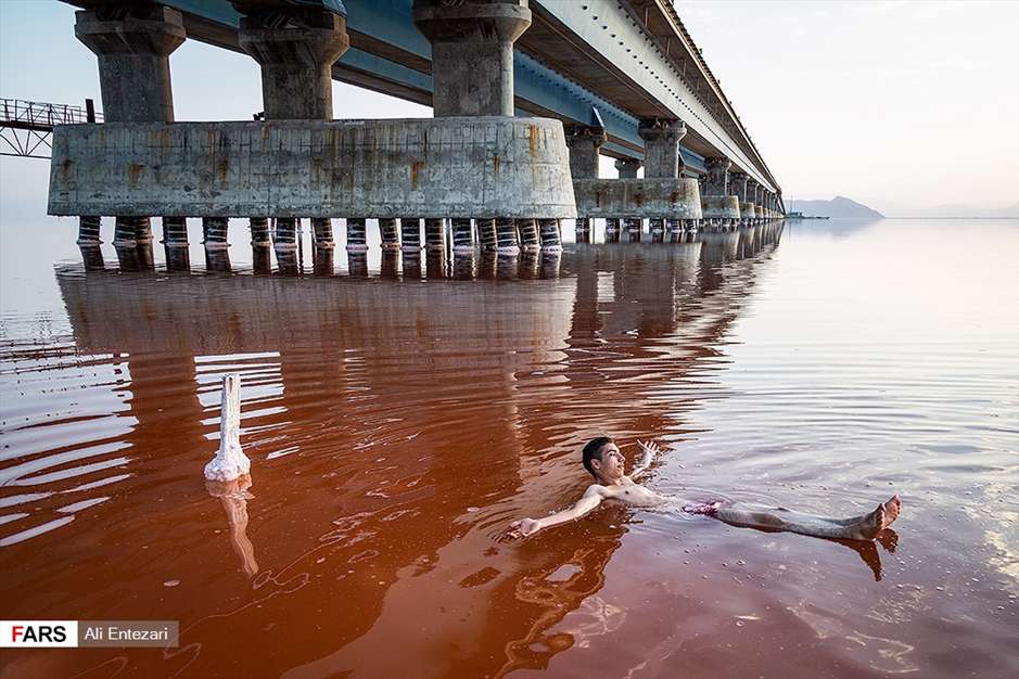 مسافران تابستانی دریاچه ارومیه