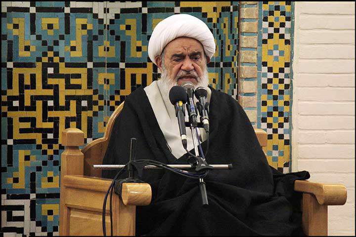 تقید به ظواهر شرع پایه است تقید به ظواهر شرع پایه است