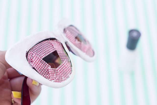 چگونه عینک آفتابی هندوانه ای بسازیم