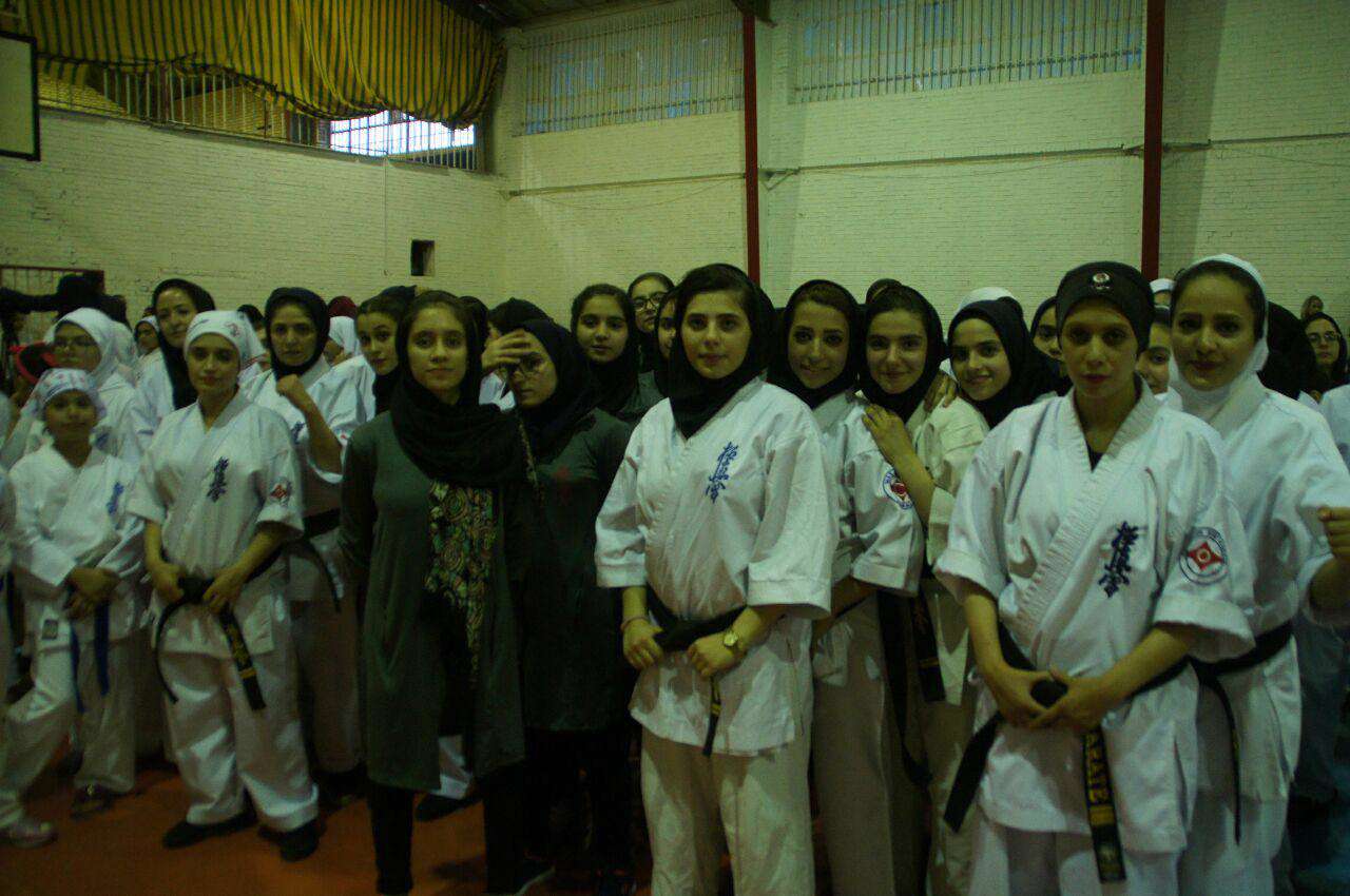 تیم بانوان تهران قهرمان کیوکوشین کاراته کشور شد تیم بانوان تهران قهرمان کیوکوشین کاراته کشور شد