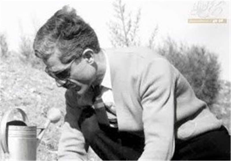 سروده مهدی اخوان ثالث در سوگ آل احمد: «ای دریغا! چه بگویم که چهها بود جلال» سروده مهدی اخوان ثالث در سوگ آل احمد: «ای دریغا! چه بگویم که چهها بود جلال»