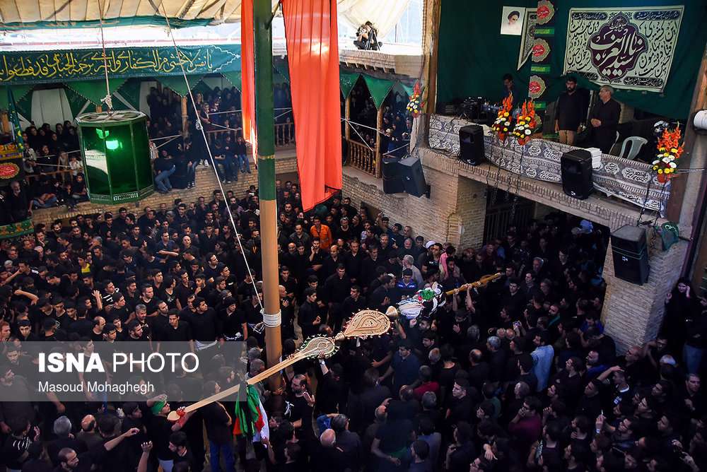 آیین سنتی «یا عباس یا عباس» در تکیه بازار شاهرود آیین سنتی «یا عباس یا عباس» در تکیه بازار شاهرود