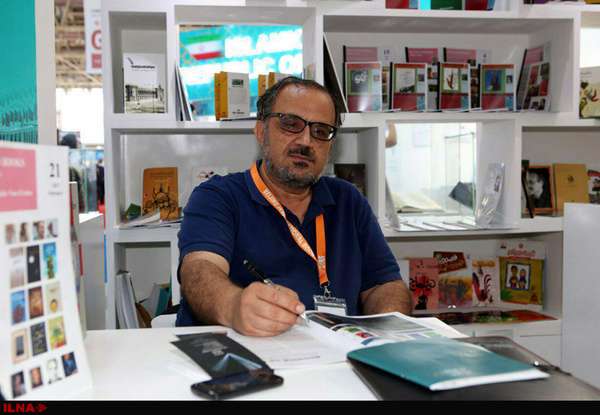 با تخصیص ارز دولتی حضور ناشران و آژانسهای ادبی بینالمللی را تداوم ببخشند