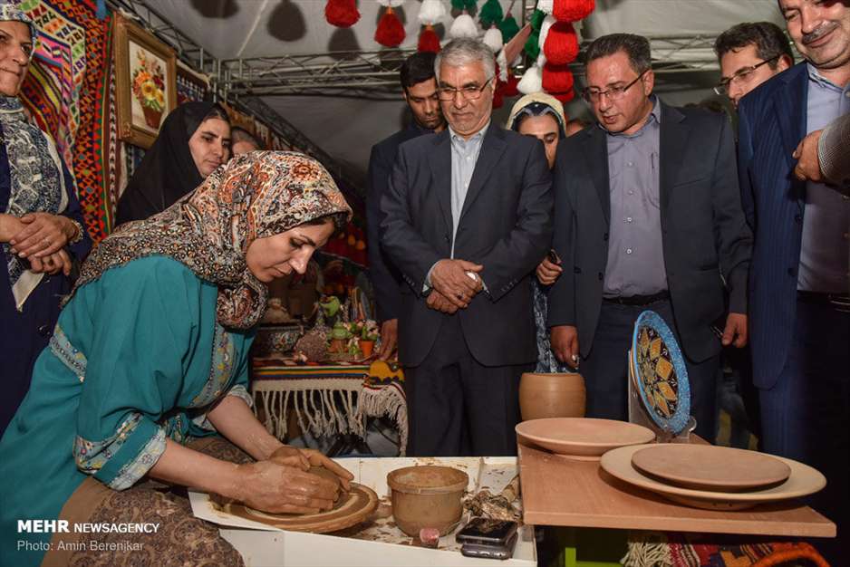 نمایشگاه توانمندی‌های روستاییان و عشایر استان فارس