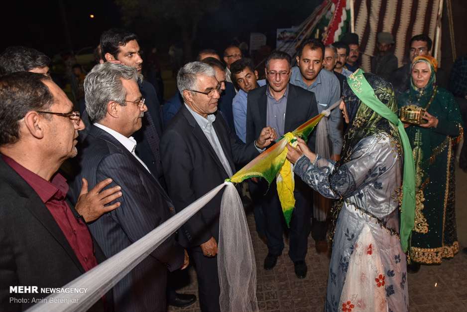 نمایشگاه توانمندی‌های روستاییان و عشایر استان فارس