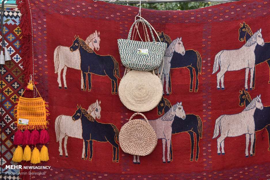 نمایشگاه توانمندی‌های روستاییان و عشایر استان فارس