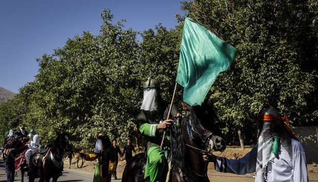 حرکت نمادین ورود کاروان امام حسین (ع) به کربلا