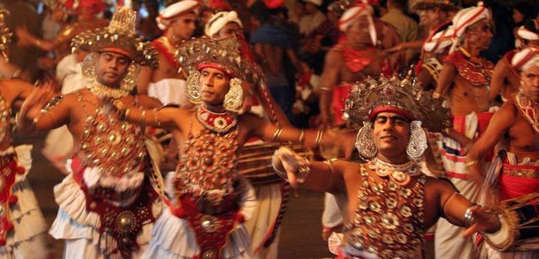 تزئین خاص فیل‌ها در جشنواره سنتی سریلانکا 