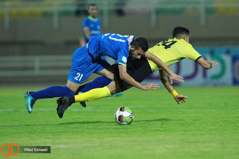 بازی فوتبال استقلال خوزستان و پارس جنوبی جم
