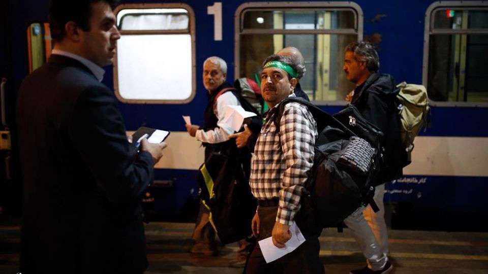  اعزام اولین گروه زائرین اربعین از راه آهن تهران 