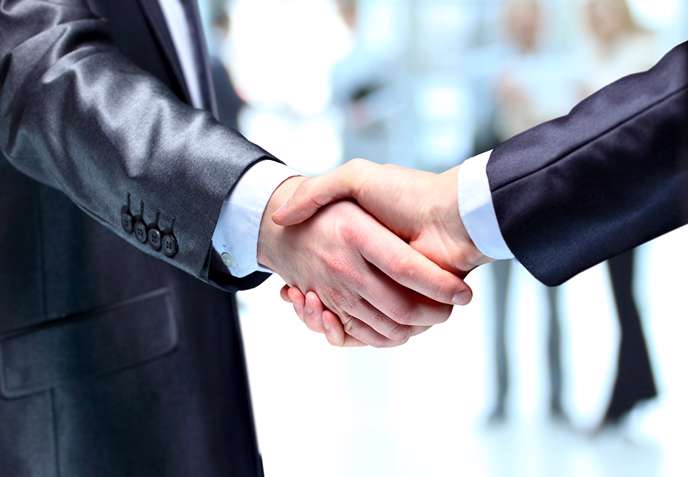 با این جملات، اعتماد دیگران را به دست آورید با این جملات، اعتماد دیگران را به دست آورید