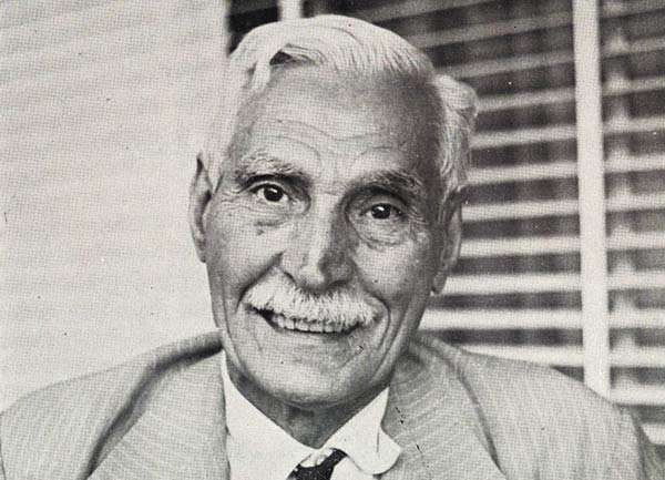معلمی که سکوت دنیای یادگیری «ناشنوایان» را شکست معلمی که سکوت دنیای یادگیری «ناشنوایان» را شکست