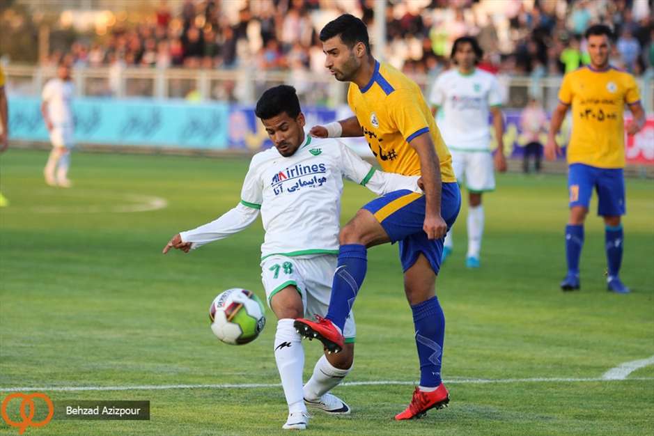 بازی فوتبال ماشین سازی تبریز و نفت مسجد سلیمان