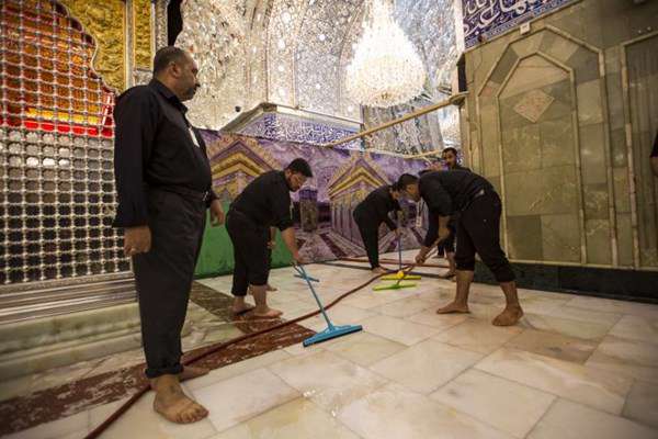 غبارروبی حرم حضرت عباس