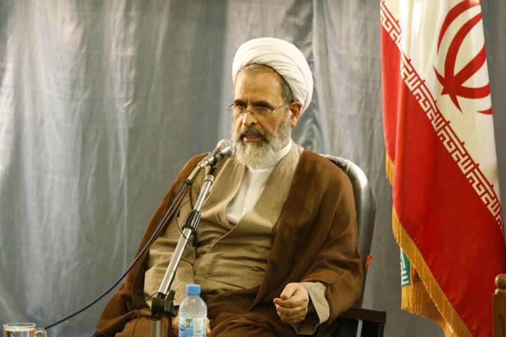 مواظب دست اندازی جریان های انحرافی به زائران اربعین باشیم مواظب دست اندازی جریان های انحرافی به زائران اربعین باشیم