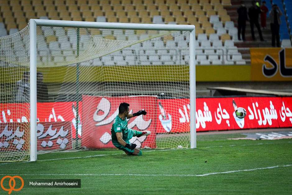  بازی فوتبال سپاهان و نساجی مازندران