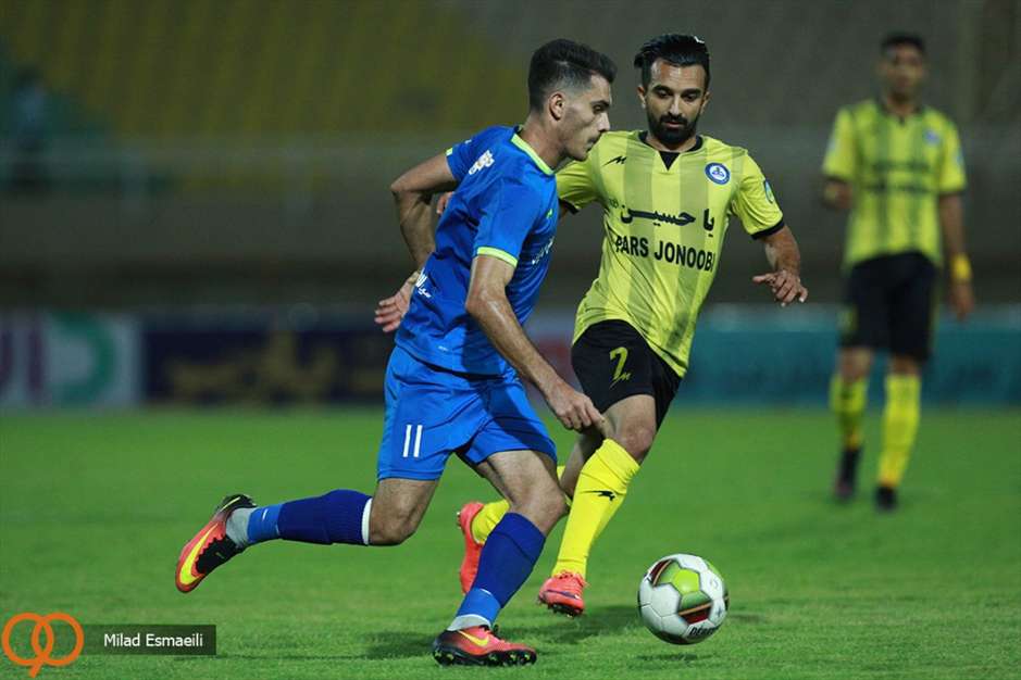 بازی فوتبال استقلال خوزستان و پارس جنوبی جم