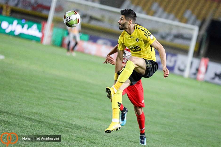  بازی فوتبال سپاهان و نساجی مازندران