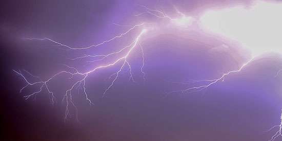 گزارش تصویری از آسمان رعدوبرقی تهران