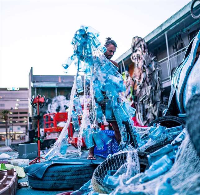 تبدیل زباله‌های ساحل به حیوانات غول‌پیکر! 