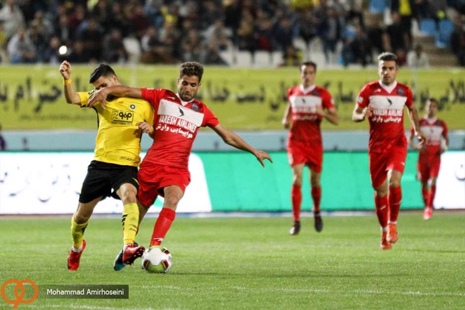  بازی فوتبال سپاهان و نساجی مازندران