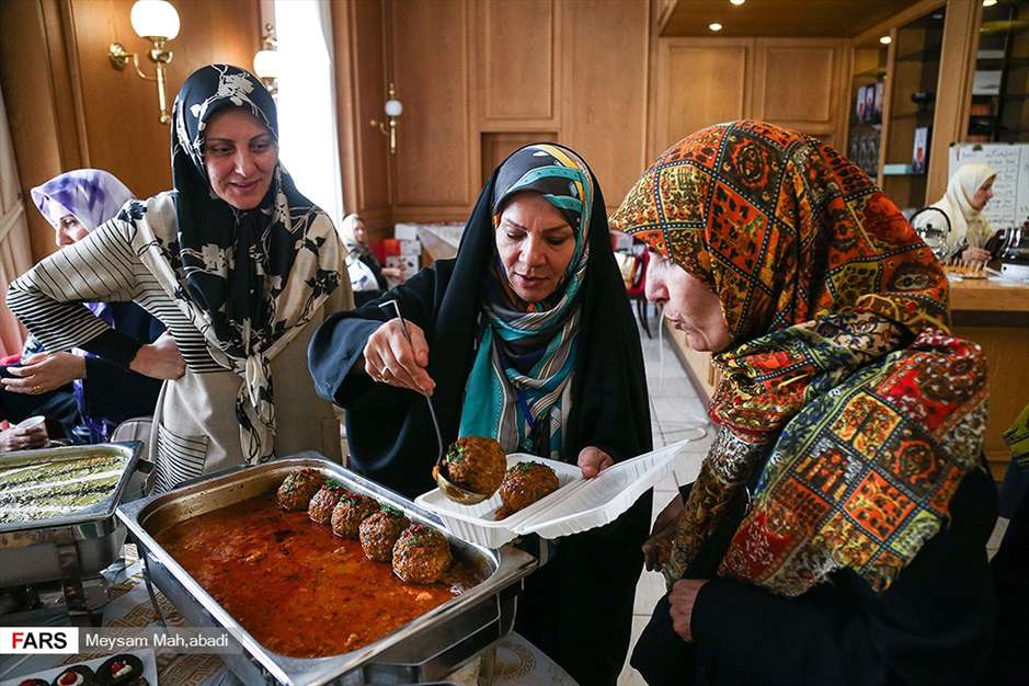 جشنواره غذا و صنایع دستی همسران دیپلمات‎ها